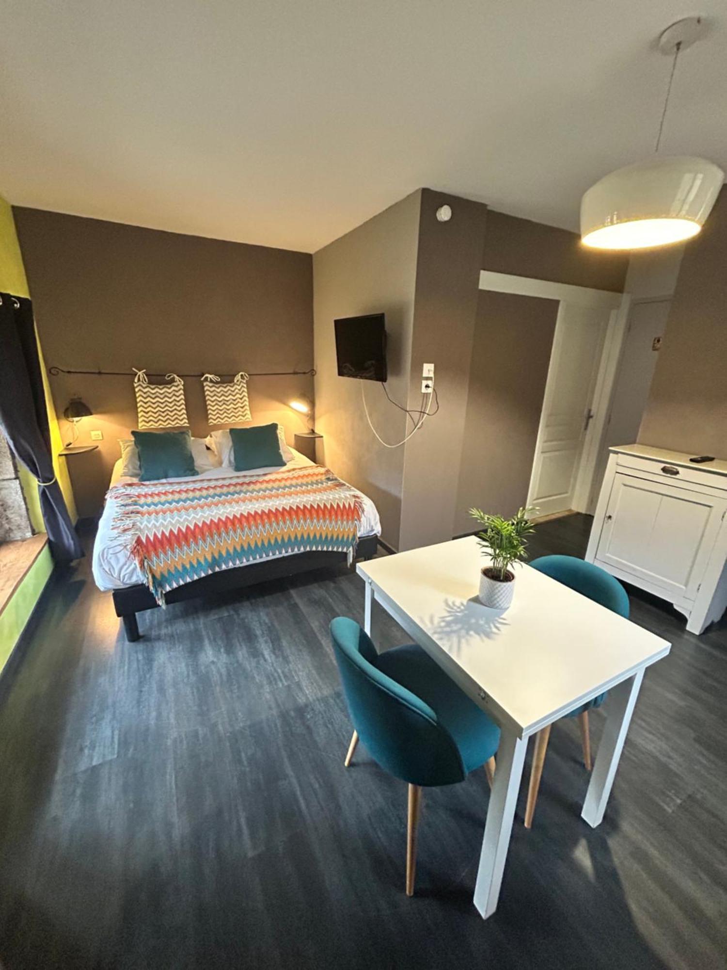 Le D'Tour Gourmand Toulouse-le-Chateau Exterior foto