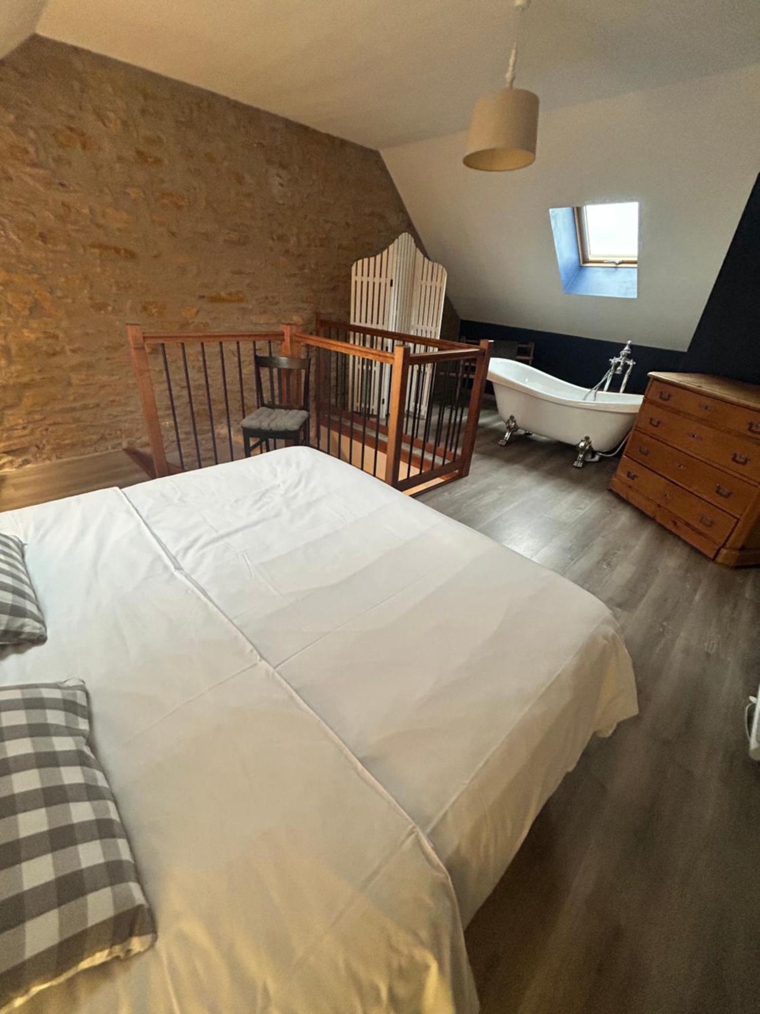 Le D'Tour Gourmand Toulouse-le-Chateau Exterior foto