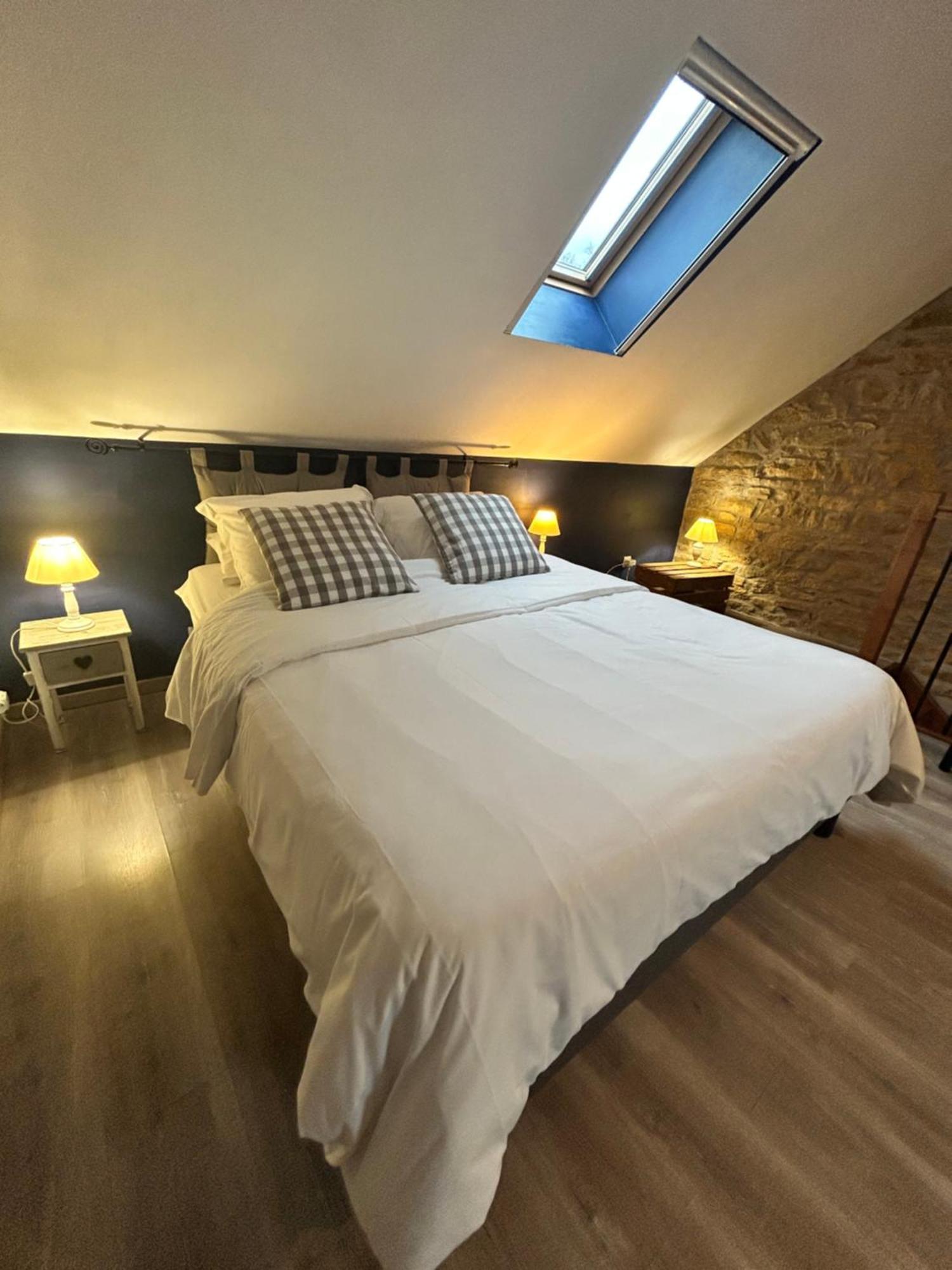 Le D'Tour Gourmand Toulouse-le-Chateau Exterior foto